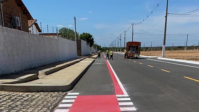   O novo empreendimento fica nas margens da RN 117, saída de Mossoró para Governador Dix Sept Rosado. Solenidade de lançamento, prevista para começar de 16h30, vai contar com a presença do prefeito Allyson Bezerra, secretários e vereadores do município. Empreendimento terá cerca de 500 casas erguidas numa área totalmente preparada com saneamento, drenagem, iluminação, ruas calçadas, área de lazer e aparelho de segurança