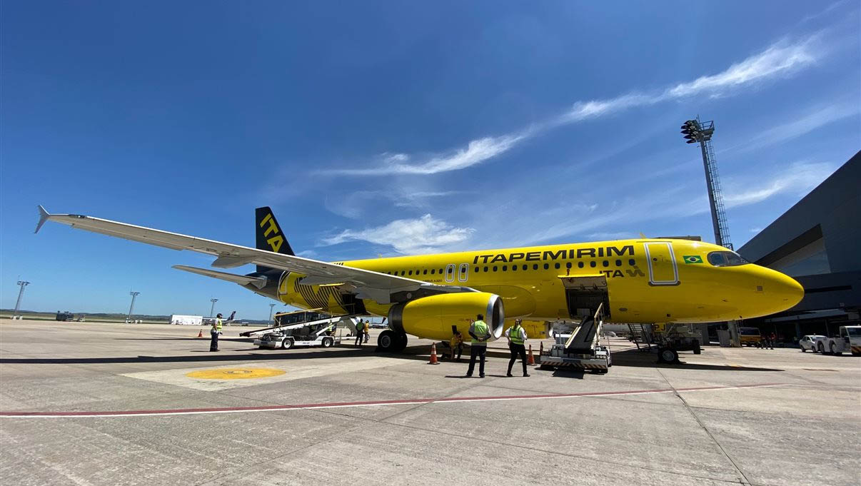   Nova companhia aérea chega ao RN; voo inaugural da ITA Linhas Aéreas pousou às 2h30. Na madrugada desta segunda-feira (2),o Estado ganhou mais uma opção para atração de turistas. O voo partiu do Aeroporto Internacional de Guarulhos, em São Paulo. Ainda neste mês a companhia iniciará novas operações partindo do Aeroporto Galeão, no Rio de Janeiro. Dois importantes polos emissores de turistas para o Rio Grande do Norte. 