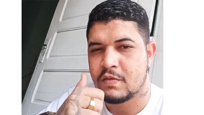   Vinícius Martins foi morto na manhã deste domingo, no loteamento Santa Helena, no Grande Santo Antônio. As outras três ocorrências foram registradas mais um no Santo Antônio e dois no Planalto 13 de Maio, no Grande Alto São Manoel; Todos os casos serão investigados pela Divisão de Homicídios de Mossoró