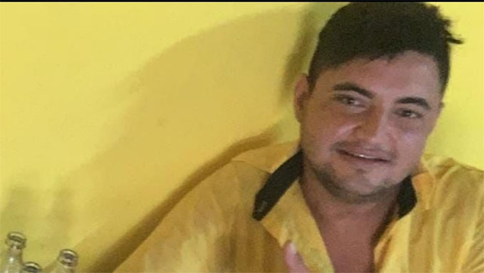   Os moradores nos arredores contaram que ouviram tiros e a vítima correndo, tentando escapar dos atiradores, que estariam numa motocicleta e usavam pistolas.  Lucas Targino havia acabado de chegar à praça. Após baleado, os moradores chamaram o SAMU, que só confirmou o óbito, e a Polícia Militar, que isolou o local do crime.