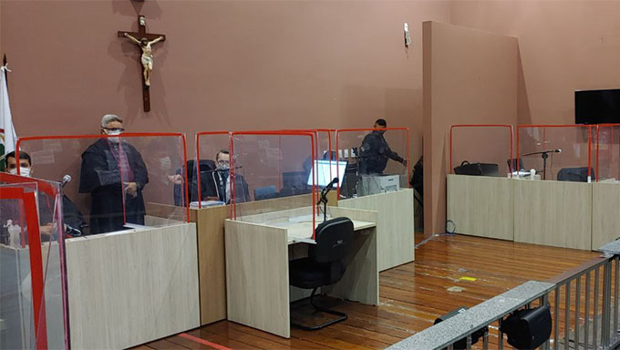   O crime aconteceu no dia 6 de outubro de 2020, no Bom Jardim. Para o Ministério Público Estadual, o réu Francisco Canindé tentou matar a mulher Damiana Pinheiro com requintes de crueldade. Só não consumou o fato, porque o réu acreditou que a vítima estava morta. Ainda conforme a peça judicial, Damiana teve fraturas expostas, sendo necessário internação na UTI; Devido as pancadas na cabeça, a vítima perdeu a consciência por meses.