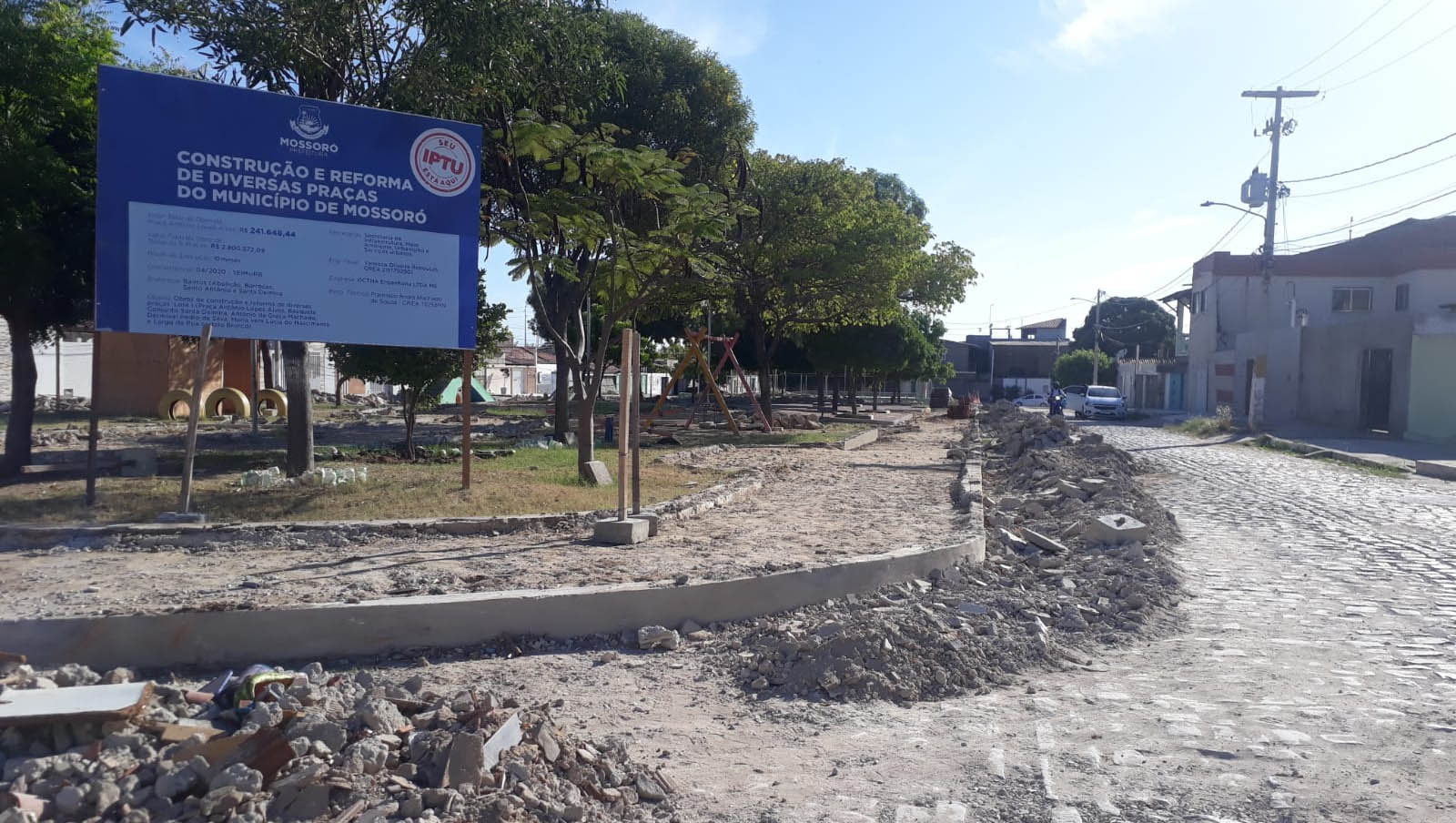   Secretário diz que praças dos abolições 3 e 4 devem ser concluídas até o final do ano. As obras nos dois equipamentos, além da praça do SADE, no Santa Delmira, tiveram um atraso devido a um problema com a empresa contratada para realização do serviço. Os trabalhos foram retomados esta semana e, segundo o secretário de Infraestrutura, Meio Ambiente, Urbanismo e Serviços Urbanos, Rodrigo Lima, a secretaria está investindo para que as praças dos abolições sejam entregues ainda este ano, enquanto a do SADE, pelo seu porte maior, deverá ser entregue apenas em 2022.