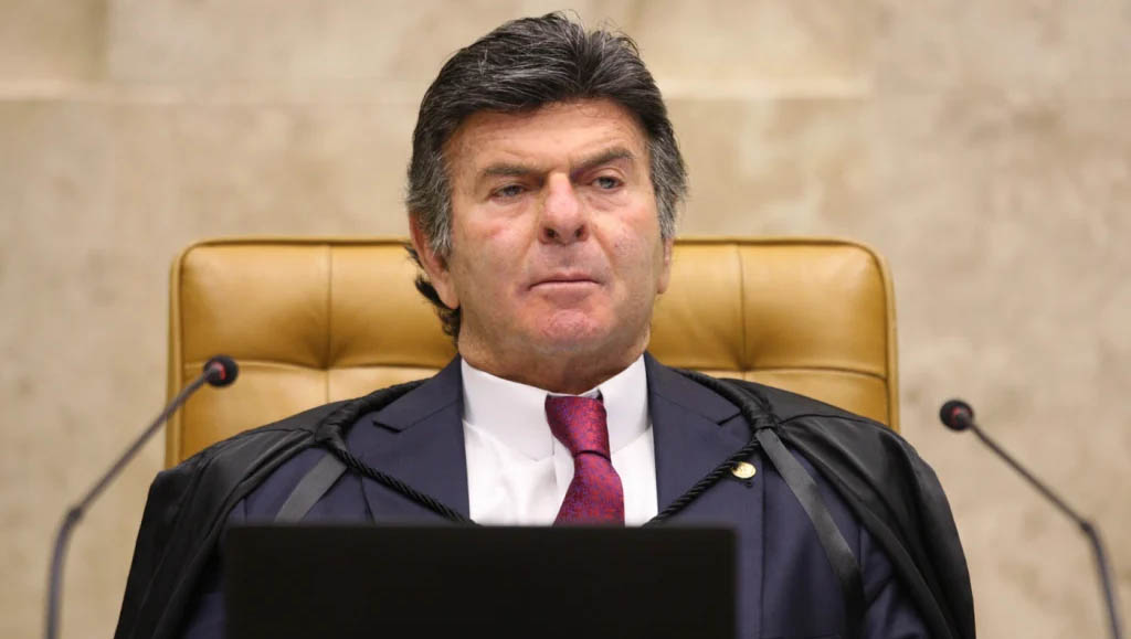   “Ninguém fechará esta Corte. Nós a manteremos de pé, com suor e perseverança”, diz Fux. Nesta quarta-feira (8), na abertura da sessão plenária, o presidente do Supremo Tribunal Federal (STF), ministro Luiz Fux, disse que o STF não aceitará ameaças à sua independência ou intimidações ao exercício de suas funções, rebatendo o discurso do presidente Jair Bolsonaro, realizado durante as manifestações desta terça (7).