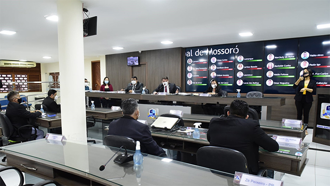   Plano Plurianual será tema de debate, nesta quinta-feira, 9, na Câmara Municipal. Na audiência pública de amanhã, o secretário municipal de Planejamento, Frank Felisardo, debaterá a proposta com segmentos sociais. De autoria da Prefeitura, o PPA fixa diretrizes da gestão municipal para os próximos quatro anos.