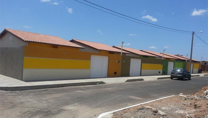   Segundo Allyson Bezerra, R$ 150 mil serão investidos na construção da praça na região central do bairro Nova Mossoró. O equipamento contará com espaço para quadra esportiva, academia, arborização, iluminação e equipamentos para a terceira idade para beneficiar os moradores. “Nós vamos chegar na Nova Mossoró agora neste mês de outubro, com a construção da praça, com o serviço de iluminação de Led, do programa Mossoró Iluminada e também com serviços de limpeza, do Mossoró limpa, enfim uma série de serviços pra esse bairro que a tanto tempo espera por essa ações” afirma Allyson Bezerra.
