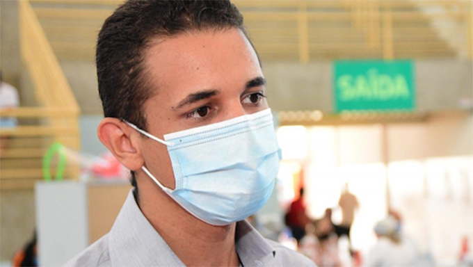   Prefeito anuncia retomada das cirurgias ginecológicas em Mossoró. A expectativa é de que sejam realizadas 50 cirurgias por mês em parceria com a APAMIM - Hospital Maternidade Almeida Castro. De acordo com o prefeito Allyson Bezerra, todas as mulheres que estão na fila de espera por cirurgia já devem estar sendo contatadas para fazer agendamento das consultas pré-operatórias. “Aquelas mulheres que ainda não estão na regulação, podem procurar a Secretária de Saúde, no Centro Administrativo, com todos os documentos e requisição médica para fazer a sua cirurgia ginecológica”, disse Allyson.