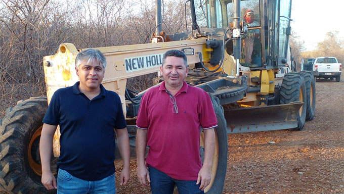   Dr. Artur Vale ressaltou que a recuperação das estradas vicinais é um cumprimento de um compromisso que ele assumiu em seu plano de governo e com as famílias da zona rural. “Estive aqui no Osmar Vicente e disse que a nossa gestão ia recuperar as estradas, e hoje já estamos aqui com os serviços sendo executados.”, complementou.