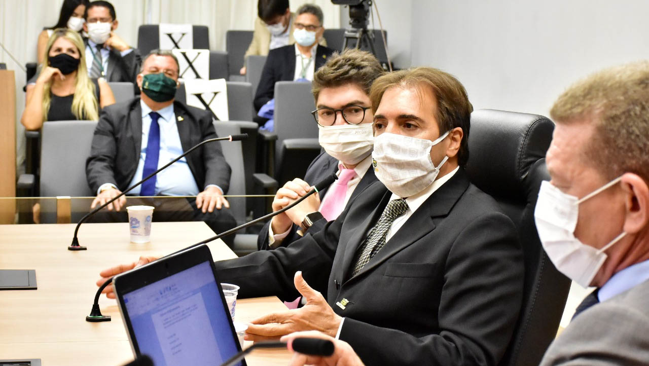   De acordo com Vladimir Sérgio, auditor do  Tribunal de Contas do Estado ouvido na CPI da Arena das Dunas, na ALRN, nesta terça-feira (21), o TCU sempre teve dificuldades de obter os documentos requisitados pela equipe, desde 2011 quando o MPF solicitou informações sobre o contrato com a empresa construtora, a OAS. Ainda segundo ele, na comparação com a Arena Grêmio, em Porto Alegre, construída pela mesma empresa, a diferença de preço do metro quadrado na Arena da Dunas foi ainda maior, 54,9% mais caro.