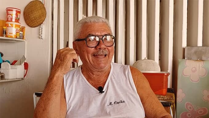   Martins Coelho se desligou a Rádio Difusora há poucas semanas e deve está em um novo prefixo nos próximos dias. Nesta entrevista, em vídeo, Martins Coelho conta, com muito bom humor, que ingressou no rádio mossoroense em 1967, a convite do padre Alfredo Simonet e depois com o Padre Américo Simonet, que ele diz que foi um verdadeiro professor.