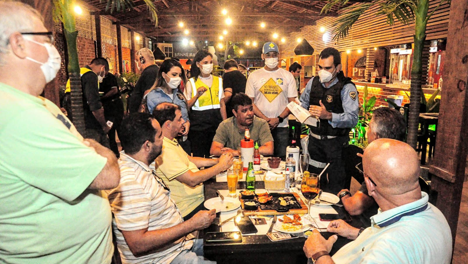   A blitz educativa foi promovida pela Secretaria Municipal de Segurança Pública, Defesa Civil, Mobilidade Urbana e Trânsito (SESEM), em parceria com o Departamento Rodoviário Estadual, Polícia Rodoviária Federal e agentes de trânsito. De acordo com a gerente do Departamento de Educação para o Trânsito, Maribel Oliveira, a ação teve por objetivo conscientizar a população sobre a importância de não dirigir após ingerir bebida alcoólica.