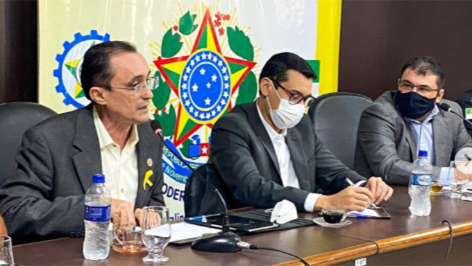   Nesta quarta-feira, dia 29 de setembro, o deputado Sousa participou da Audiência Pública na Câmara Municipal de Areia Branca, promovida pelo Vereador Sandro Góis, para discutir políticas públicas e ações práticas que possa melhorar a segurança da população.  “Na oportunidade, sugerimos a princípio que a prefeitura de Areia Branca implante projetos sociais, contemplando crianças e adolescentes”, destaca o deputado Sousa.