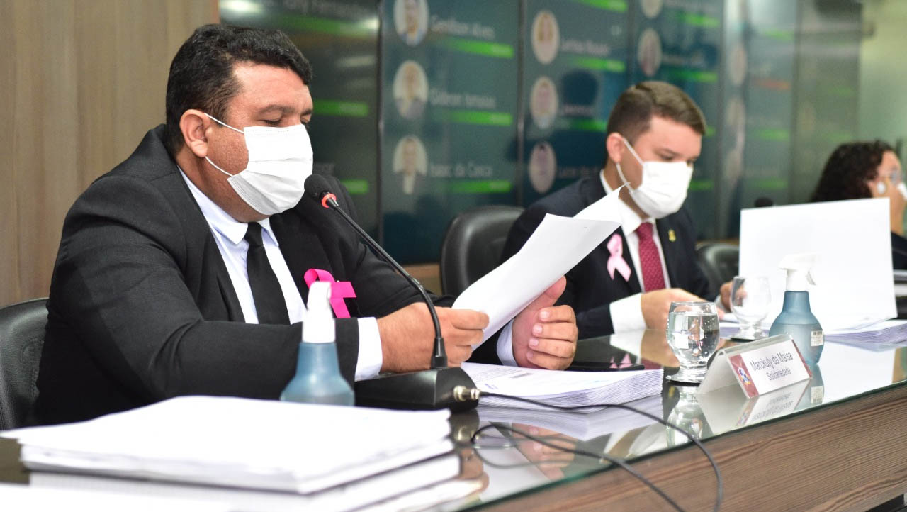   O plenário aprovou, nesta terça-feira (5), 135 emendas apresentadas ao Projeto de Lei do Executivo 06/2021 e enviou à COFC. O colegiado tem até o próximo dia 19 para concluir a análise, e o projeto ser votado em plenário. O PPA traça metas para os próximos quatro anos da gestão municipal de Mossoró.