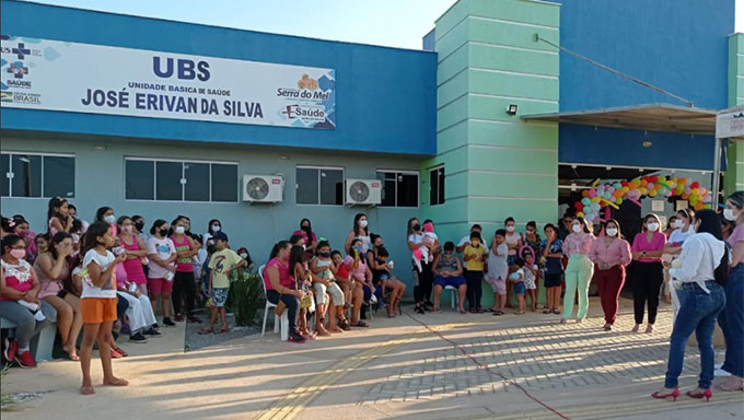   O prefeito Josivan Bibiano de Azevedo (PL), a secretária municipal de saúde, Anacélia Freitas e a equipe do Núcleo de Atendimento da Saúde Família (NASF), e funcionários das UBS’s participaram da inauguração do novo espaço para leitura, atividades lúdicas e recreativas.  “Eu vejo isso aqui e me sinto emocionado. Criança é alegria, é o nosso futuro e nós precisamos investir com qualidade na educação, independentemente onde instalamos essas melhorias”, declarou o prefeito Bibiano.