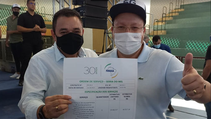   O prefeito também esteve com o deputado federal João Maia e com o Superintendente da Fundação Nacional de Saúde (Funasa), no Rio Grande do Norte, Pablo Antônio Tatim, de quem recebeu a ordem de serviço para perfuração e instalação construção de dois poços rasos artesianos no município de Serra do Mel.