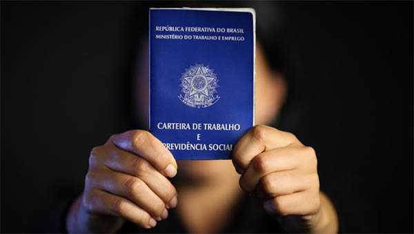   Emprego: 125 vagas estão disponíveis em Mossoró nesta quinta-feira (28). As vagas são para trabalhadores que residem no município. As oportunidades são para diversos cargos para trabalhadores de níveis de formação fundamental, médio e superior que estejam cadastrados no Painel de Empregos da Secretaria Municipal de Desenvolvimento Econômico, Inovação e Turismo (SEDINT). A inscrição pode ser feita on-line, por meio do site da Prefeitura de Mossoró, ou presencialmente, na rua Rui Barbosa, Nº 282, Alto da Conceição, das 7h às 17h, de segunda a sexta-feira.