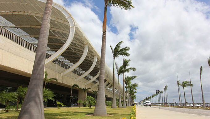   O Governo do Rio Grande do Norte tem acompanhado com atenção os desdobramentos para a relicitação do Aeroporto Internacional de São Gonçalo do Amarante. A situação do terminal aéreo foi um dos temas discutidos pela governadora Fátima Bezerra em audiência com o ministro dos Transportes, Tarcísio Freitas, na quarta-feira (27).