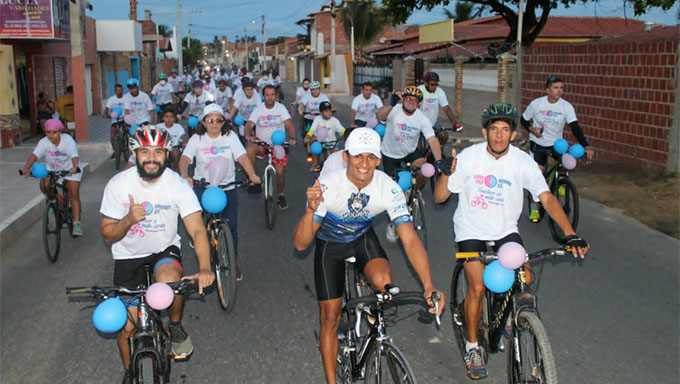   De acordo com a secretária municipal de saúde, Márcia Cristina Alves, o “Pedalaço de Peito Aberto”, é de iniciativa das secretarias de esporte e a de saúde que marca o final da campanha Outubro Rosa e inicia o Novembro Azul, e percorreram diversas ruas da cidade com a participação de equipes das duas secretarias.