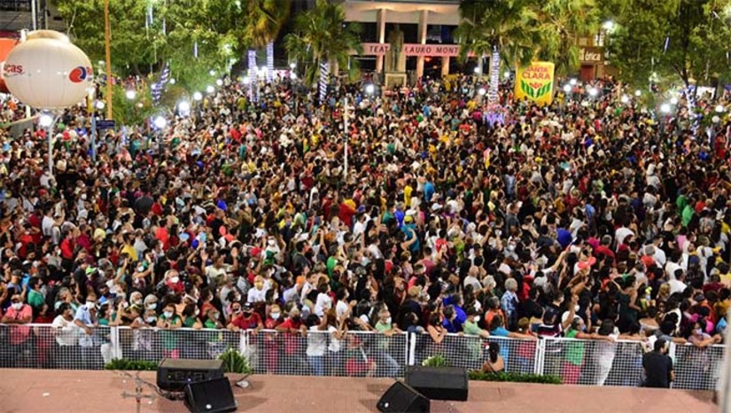 Imagem 1 -  Estado calcula que 150 mil participaram da procissão de Santa Luzia, em Mossoró. Procissão começou na região leste da cidade e terminou na Igreja Matriz de Santa Luzia, no Centro de Mossoró, com a presença das principais autoridades politicas do município e do Rio Grande do Norte.
