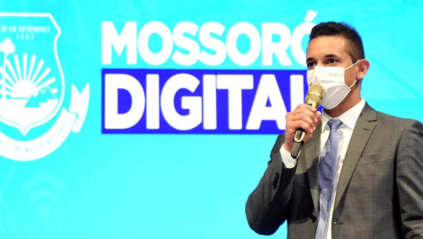 Imagem 1 - O objetivo da ação é prestar contas à sociedade mossoroense das ações realizadas este ano em todas as áreas, além de mostrar como estava a situação do Município no ano passado e como está hoje. “Nosso objetivo é agir com o máximo de transparência e de fato prestar contas do que foi feito pela Prefeitura ao longo deste ano”, afirmou. Imagem 1 - O objetivo da ação é prestar contas à sociedade mossoroense das ações realizadas este ano em todas as áreas, além de mostrar como estava a situação do Município no ano passado e como está hoje. “Nosso objetivo é agir com o máximo de transparência e de fato prestar contas do que foi feito pela Prefeitura ao longo deste ano”, afirmou.