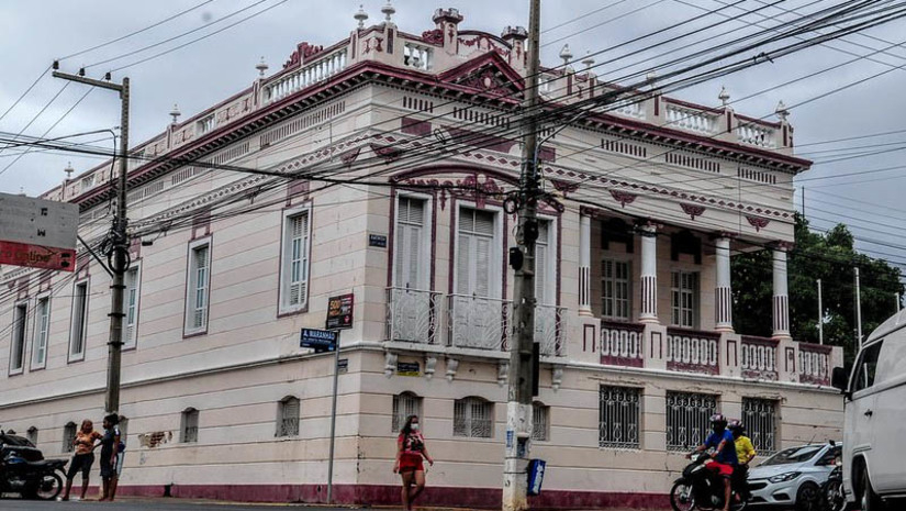 Imagem 1 -  O desconto oferecido no município é um dos maiores da região Nordeste, ficando a frente cidades como Natal (16%), Campina Grande (15%), Recife (10%) e João Pessoa (5%). Além do desconto para pagamento em cota única, a Prefeitura de Mossoró disponibilizou desconto de 5% para o pagamento em até três parcelas mensais e 3% para o pagamento em quatro ou mais parcelas; confira o calendário do recolhimento do IPTU 2022