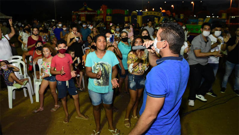 Imagem 1 - O dado é da pesquisa realizada pela Câmara dos Dirigentes Lojistas de Mossoró (CDL) e a empresa TS2, divulgada nesta quinta-feira (23). Em abril deste ano, quando Allyson Bezerra celebrava 100 dias de governo à frente da Prefeitura de Mossoró, a pesquisa divulgada pela TCM/TS2 mostrava aprovação de 67% dos mossoroenses - número já considerado excelente e quem cresceu desde então. Imagem 1 - O dado é da pesquisa realizada pela Câmara dos Dirigentes Lojistas de Mossoró (CDL) e a empresa TS2, divulgada nesta quinta-feira (23). Em abril deste ano, quando Allyson Bezerra celebrava 100 dias de governo à frente da Prefeitura de Mossoró, a pesquisa divulgada pela TCM/TS2 mostrava aprovação de 67% dos mossoroenses - número já considerado excelente e quem cresceu desde então.