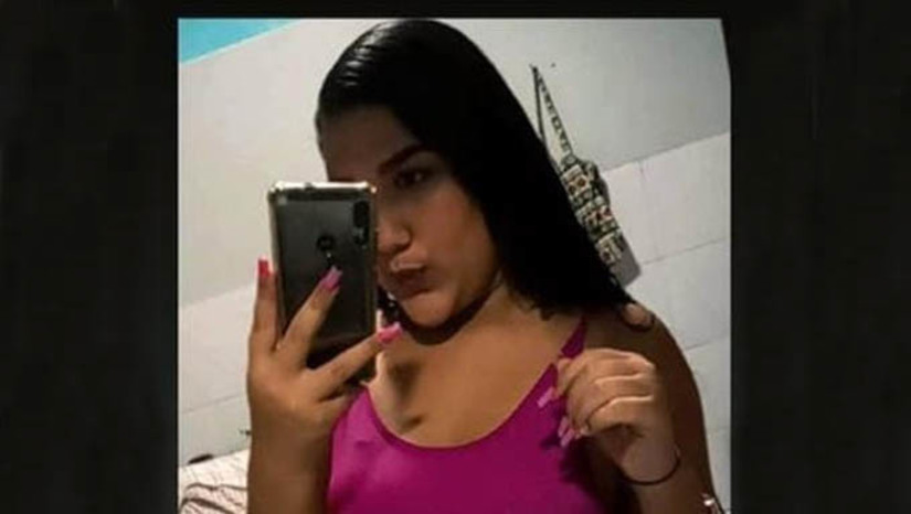 Imagem 1 - Ataque aconteceu no bairro Santo Antônio, na noite deste domingo, dia 26. A vítima Lícia Vitória (Rissia Oliveira) foi levada para a UPA do bairro onde os médicos, considerando a gravidade do quadro, já procederam o processo de intubamento, providenciando em seguida a transferência para um leito de UTI do Hospital Regional Tarcísio Maia; O caso deve ser investigado pela Polícia Civil. Imagem 1 - Ataque aconteceu no bairro Santo Antônio, na noite deste domingo, dia 26. A vítima Lícia Vitória (Rissia Oliveira) foi levada para a UPA do bairro onde os médicos, considerando a gravidade do quadro, já procederam o processo de intubamento, providenciando em seguida a transferência para um leito de UTI do Hospital Regional Tarcísio Maia; O caso deve ser investigado pela Polícia Civil.