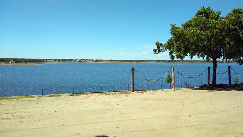 Imagem 1 -  12 mananciais receberam águas das últimas chuvas pelo interior do RN. O dado é do Relatório do Volume dos Principais Reservatórios Estaduais, divulgado nesta quarta-feira (05). O reservatório que recebeu maior aporte hídrico, percentualmente, foi o açude Flechas, localizado em José da Penha, que acumula, atualmente, 6.731.275 m³, correspondentes a  75,21% da sua capacidade total, que é de 8.949.675 m³. Na última quinta-feira (30), o manancial estava com 6.317.200 m³, equivalentes a 70,59% da sua capacidade. 