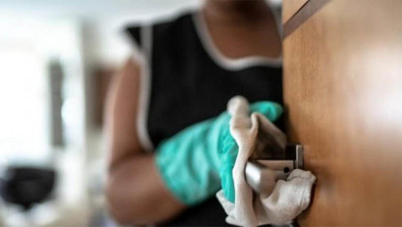 Imagem 1 -  Fiscalização resgata mulher mantida em situação análoga a de escrava por 32 anos, em Mossoró. O resgate ocorreu em razão da constatação de trabalhos forçados, condições degradantes, jornadas exaustivas e restrição de liberdade. A fiscalização também constatou que a trabalhadora doméstica sofreu assédios e abusos sexuais por parte do empregador por 10 anos. A vítima estava sem vínculo empregatício na Carteira de Trabalho, nunca recebeu salários, não gozou de férias, trabalhava regularmente aos finais de semana e não teve o FGTS recolhido.