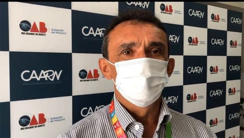 Imagem 1 -  Furto de fios: Prejuízo da COSERN já supera a casa dos três milhões, diz gerente. De acordo com o gerente da regional Oeste da Cosern, José Gomes de Araújo, de 2021 até janeiro deste ano, foram registrado cerca de 400 furtos de condutores e os prejuízos a Cosern já somam a casa dos R$ 3 milhões. O setor jurídico da Cosern afirmou que já existe um inquérito policial aberto e que trabalha em conjunto com Secretaria de Segurança Pública para tentar coibir que os furtos sejam frequentes na região.