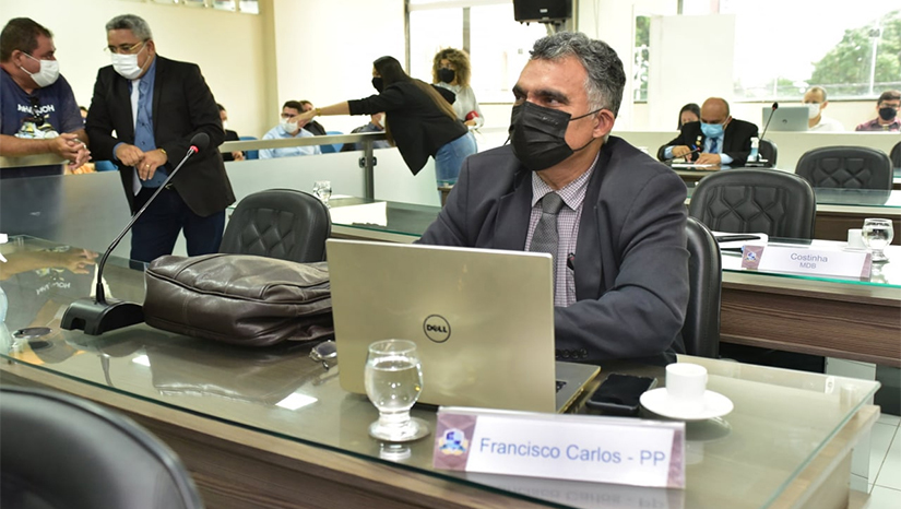 Imagem 1 - A preposição para realizar a Audiência Pública é do vereador Francisco Carlos. O presidente da Previ-Mossoró, Paulo Linhares, explica que se os prefeitos que passaram por Mossoró antes de Allyson Bezerra, tivessem recolhidos a Previ e os valores devidos, agora não seriam forçados pela Legislação Federal para aumentar os percentuais recolhidos pelos servidores e pela Prefeitura Municipal a instituição previdenciária municipal; A Audiência será a partir das 9h30 do dia 7 de fevereiro de 2022. Imagem 1 - A preposição para realizar a Audiência Pública é do vereador Francisco Carlos. O presidente da Previ-Mossoró, Paulo Linhares, explica que se os prefeitos que passaram por Mossoró antes de Allyson Bezerra, tivessem recolhidos a Previ e os valores devidos, agora não seriam forçados pela Legislação Federal para aumentar os percentuais recolhidos pelos servidores e pela Prefeitura Municipal a instituição previdenciária municipal; A Audiência será a partir das 9h30 do dia 7 de fevereiro de 2022.