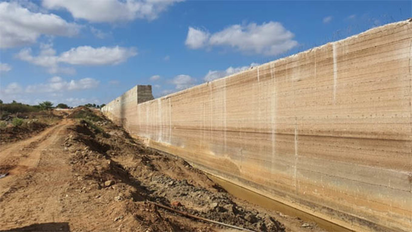 Imagem 1 -  “O presidente Bolsonaro e o ministro Rogério Marinho estiveram essa semana no Seridó e estranhamente fugiram de visitar a barragem das Traíras uma obra de sua responsabilidade e foram agredir famílias pobres da vila Carnaúba Torta na Barragem de Oiticica uma obra de responsabilidade do governo do estado!”, escreveu Procópio de Lucena, membro da diretoria do Comitê Gestor da Bacia Hidrográfica do Rio Piancó-Piranhas/Açu.