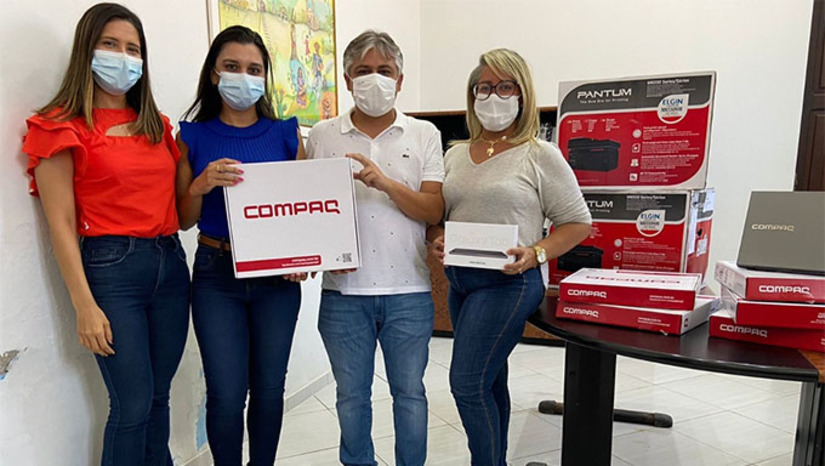 Imagem 1 - O investimento foi da ordem de R$ 135.785, com recursos oriundos do Ministério da Saúde, na compra de 7 computadores, 20 notebooks, 5 tablets, 4 impressoras jato de tinta e 15 impressoras multifuncionais que vão agilizar o trabalho de saúde na cidade e também na zona rural Imagem 1 - O investimento foi da ordem de R$ 135.785, com recursos oriundos do Ministério da Saúde, na compra de 7 computadores, 20 notebooks, 5 tablets, 4 impressoras jato de tinta e 15 impressoras multifuncionais que vão agilizar o trabalho de saúde na cidade e também na zona rural