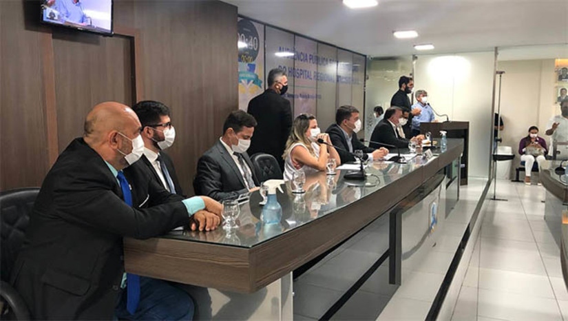 Imagem 1 -  Vereadores de oposição ao Governo do Estado cobraram duramente mais investimentos do Governo do Estado em Mossoró e Marleide Cunha reforçou que num debate honesto e justo, para o HRTM será preciso investimento em todo o conjunto de serviços de saúde pública
