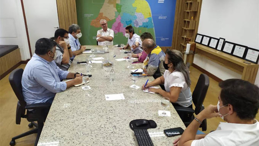 Imagem 1 - De acordo com Andrea Vicente, a intenção é montar Unidades de Referência Tecnológicas (URTs), nos principais polos produtores de caju do Estado, contando com o apoio da Embrapa e dos demais órgãos de pesquisas. E o município de Serra do Mel é o maior produtor de castanha e caju do Estado, estando em boa localização para receber o empreendimento em parceria com a Embrapa e SEBRAE Imagem 1 - De acordo com Andrea Vicente, a intenção é montar Unidades de Referência Tecnológicas (URTs), nos principais polos produtores de caju do Estado, contando com o apoio da Embrapa e dos demais órgãos de pesquisas. E o município de Serra do Mel é o maior produtor de castanha e caju do Estado, estando em boa localização para receber o empreendimento em parceria com a Embrapa e SEBRAE
