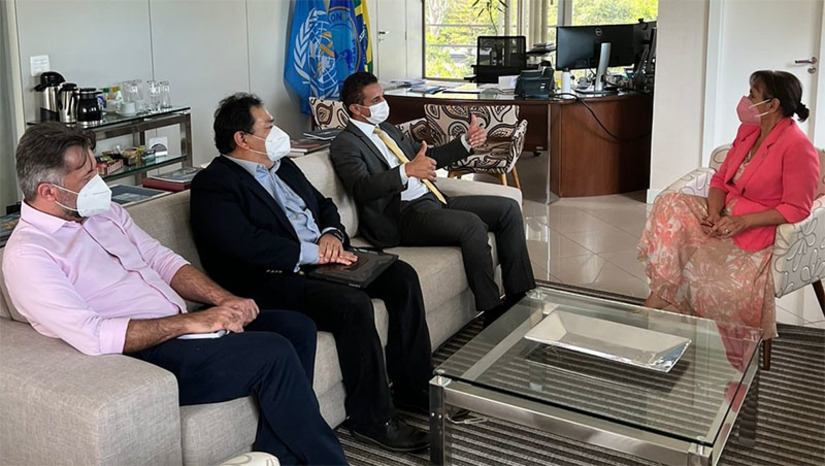 Imagem 1 - O prefeito de Mossoró, Allyson Bezerra, foi recebido em Brasília/DF, por dirigentes da Organização Pan-Americana da Saúde (OPAS), com quem a secretaria de saúde firma parceria para aperfeiçoar o atendimento da saúde pública no município. A parceria terá investimento de R$ 800 mil por parte da OPAS. Contará ainda com treinamento dos profissionais de saúde do município e parceria com instituições locais para desenvolvimento de ações voltadas à saúde. Imagem 1 - O prefeito de Mossoró, Allyson Bezerra, foi recebido em Brasília/DF, por dirigentes da Organização Pan-Americana da Saúde (OPAS), com quem a secretaria de saúde firma parceria para aperfeiçoar o atendimento da saúde pública no município. A parceria terá investimento de R$ 800 mil por parte da OPAS. Contará ainda com treinamento dos profissionais de saúde do município e parceria com instituições locais para desenvolvimento de ações voltadas à saúde.