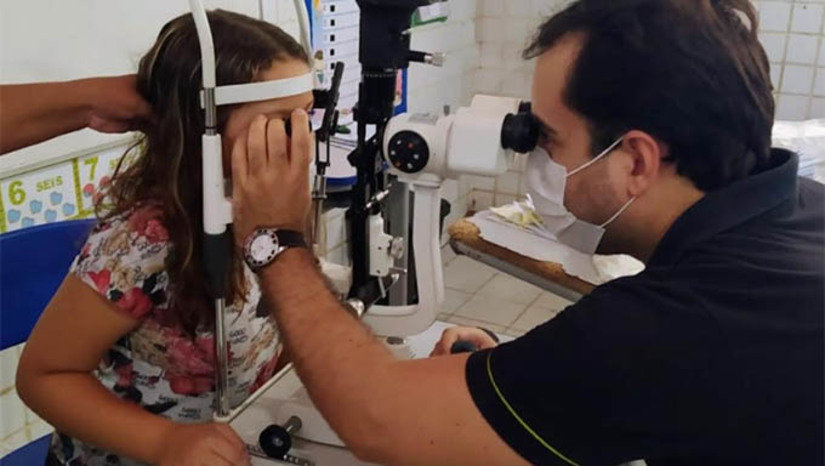 Imagem 1 - A secretária municipal de saúde, Márcia Cristina Alves ressalta que a parceria entre a Atenção Primária e a educação é de extrema importância para a formação dos jovens associado com atividades voltadas para o crescimento com saúde das crianças. Imagem 1 - A secretária municipal de saúde, Márcia Cristina Alves ressalta que a parceria entre a Atenção Primária e a educação é de extrema importância para a formação dos jovens associado com atividades voltadas para o crescimento com saúde das crianças.