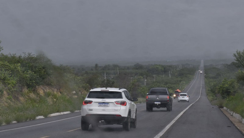 Imagem 1 -  RN registra quarto final de semana seguido de chuvas; acumulado neste último foi próximo aos 100mm. Na manhã desta segunda-feira (28), o boletim pluviométrico publicado às 9h15 registrou a ocorrência de chuvas em 133 postos de monitoramento. “As condições meteorológicas seguem favoráveis para a continuidade das chuvas com boa distribuição territorial no estado até o fim do mês”, comentou o chefe da unidade de Meteorologia, Gilmar Bristot. A previsão para a semana é céu parcialmente nublado a claro com possibilidade de chuvas nas regiões do Alto Oeste, Mossoró e Seridó. 