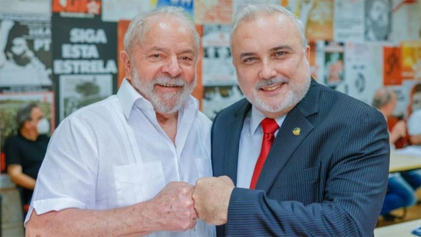 Imagem 1 - O senador confirmou à reportagem do MOSSORÓ HOJE que aceitou o convite para trabalhar no projeto de eleição de Lula, nas disputa pela presidência, contribuindo na área de energia, petróleo e gás. No âmbito estadual, ele informou que foi indicado pela governadora Fátima Bezerra para concorrer como suplente de Carlos Eduardo na disputa pela vaga do senado. Imagem 1 - O senador confirmou à reportagem do MOSSORÓ HOJE que aceitou o convite para trabalhar no projeto de eleição de Lula, nas disputa pela presidência, contribuindo na área de energia, petróleo e gás. No âmbito estadual, ele informou que foi indicado pela governadora Fátima Bezerra para concorrer como suplente de Carlos Eduardo na disputa pela vaga do senado.