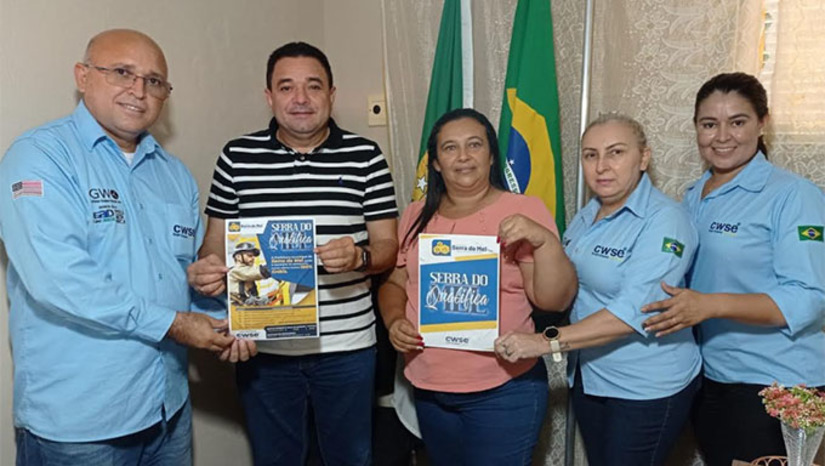 Imagem 1 -  Segundo o prefeito, está sendo ofertado mais de 300 vagas de cursos, porém são limitadas e os interessados devem comparecer ao CRAS, a partir de segunda-feira, dia 4 de abril até o dia 8, para fazer a inscrição, portando os documentos de RG, CPF, comprovante de residência e o número do NIS.