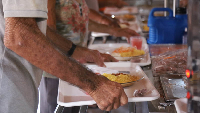 Imagem 1 -  Mudanças no Programa Restaurante Popular devem gerar economia anual de R$ 9,1 milhões. De acordo com a secretária da Sethas, Iris Oliveira, essas mudanças já estão provocando redução de gastos, movimentação da economia territorial pela aplicação da Lei do Pecafes (Programa Estadual de Compras Governamentais da Agricultura Familiar e Economia Solidária do RN), uma maior inclusão de pessoas em vulnerabilidade social e regionalização dos cardápios. 