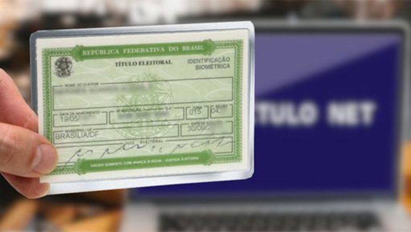 Imagem 1 -  Eleitores têm até 4 de maio para regularizar situação com a Justiça Eleitoral. A data é estipulada pela Lei das Eleições (Lei nº 9.504/97 – artigo 91), que prevê o fechamento do Cadastro Eleitoral 150 dias antes de cada pleito. No site do TRE-RN há um destaque principal que leva até a página do Autoatendimento do Eleitor. Lá o internauta acessa o sistema Título Net, preenche o formulário e anexa os documentos solicitados. Após o preenchimento, é gerado protocolo para acompanhamento. Na sequência, os dados são enviados imediatamente para a Zona Eleitoral 