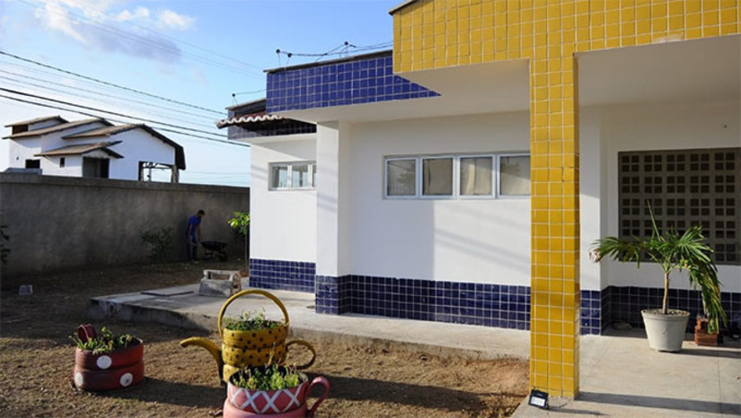 Imagem 1 -  Além desta unidade, o prefeito Allyson Bezerra já entregou totalmente restaurada a UEI da Estrada da Raiz, a Escola da localidade do Jucuri, a Escola do Mulugunzinho e trocou o prédio que funcionava a Escola Evangélica para um prédio melhor e maior. O trabalho de restauração continua em outras escolas do município, deixadas aos pedações pela gestão passada
