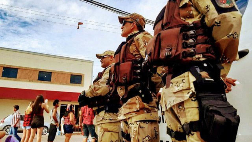 Imagem 1 - Governo do RN destina mais de R$ 800 mil para diárias dos agentes de segurança que atuarão no MCJ. Ao todo, levando-se em consideração todos os dias de evento, mais de 3 mil agentes de segurança, entre policiais militares, policiais civis e bombeiros militares, trabalharão na festa, sendo 300 homens e mulheres por dia. Além dos efetivos ordinários e extraordinários, as ações na cidade irão acontecer de forma integrada com as instituições municipais e federais. Imagem 1 - Governo do RN destina mais de R$ 800 mil para diárias dos agentes de segurança que atuarão no MCJ. Ao todo, levando-se em consideração todos os dias de evento, mais de 3 mil agentes de segurança, entre policiais militares, policiais civis e bombeiros militares, trabalharão na festa, sendo 300 homens e mulheres por dia. Além dos efetivos ordinários e extraordinários, as ações na cidade irão acontecer de forma integrada com as instituições municipais e federais.