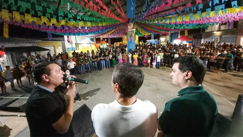 Imagem 1 -  Em Coronel Ezequiel, no Trairi, o presidente da Assembléia Legislativa do RN explicou que a Caprifeira (10ª) fomenta a “Agricultura Familiar e economia solidária, artesanato e comidas típicas valorizando a produção local dos que fazem o suado cultivo do chão. O município de Coronel Ezequiel tem cultura, incrementa a economia com empregos e movimenta a renda”, afirmou Ezequiel Ferreira.