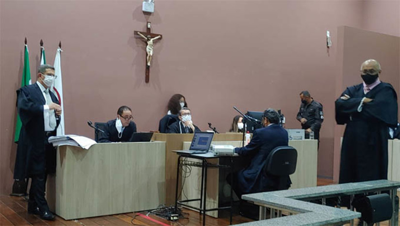 Imagem 1 -  José Castelo, a época com 19 anos, estudante de engenharia, furou uma barreira policial na Av Leste Oeste e teve início uma fuga da ordem de parada da Polícia. Rodou 7km pelas ruas de Mossoró, até parar no bairro Nova Betânia, onde ocorreram os disparos um dos tiros o matou; No Júri realizado nesta segunda-feira, 13, o Conselho de Sentença considerou o sargento Adiel Dutra inocente.