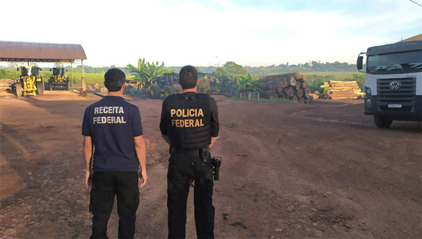 Imagem 1 -  PF deflaga operação de combate a comercialização ilegal de madeiras do Pará para o RN e PB. Nesta quarta-feira (15), cerca de 67 policiais estão cumprindo 10 mandados de busca e apreensão expedidos pela 2ª Vara da Justiça Federal/RN nas cidades de Natal/RN, Parnamirim/RN, Belém/PA, Tomé-Açu/PA e João Pessoa/PB. A investigação teve início em 2019 e busca desvendar a origem da madeira comercializada e ocultada nas transações por donos de lojas que atuam nesse ramo de negócio e que supostamente agem praticando fraude e consequentemente lavagem de dinheiro.