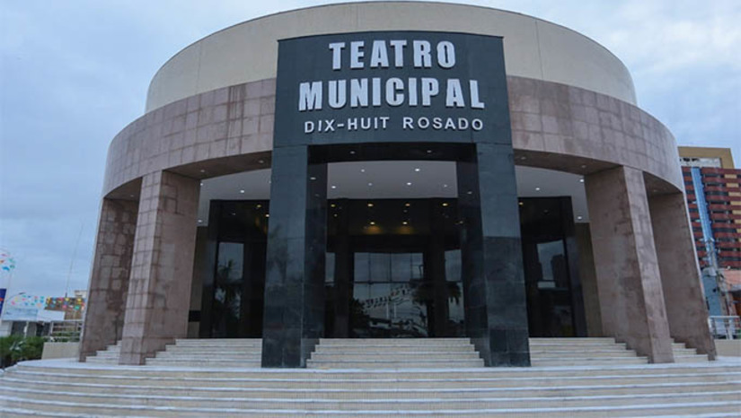 Imagem 1 - PHP Consultoria fez estudo preciso na estrutura do Teatro Municipal Dix Huit Rosado (na foto com a frente já restaurada), apontando que o teatro foi construído com material ruim, em algumas situações equivocado e com projeções erradas, que levou a estrutura de cerâmicas a se soltarem em pouco tempo. Com a constatação, a empresa contratada pediu um aditivo para dá continuidade as obras e fazer o serviço dentro do padrão de qualidade exigido pelo Poder Público Municipal Imagem 1 - PHP Consultoria fez estudo preciso na estrutura do Teatro Municipal Dix Huit Rosado (na foto com a frente já restaurada), apontando que o teatro foi construído com material ruim, em algumas situações equivocado e com projeções erradas, que levou a estrutura de cerâmicas a se soltarem em pouco tempo. Com a constatação, a empresa contratada pediu um aditivo para dá continuidade as obras e fazer o serviço dentro do padrão de qualidade exigido pelo Poder Público Municipal