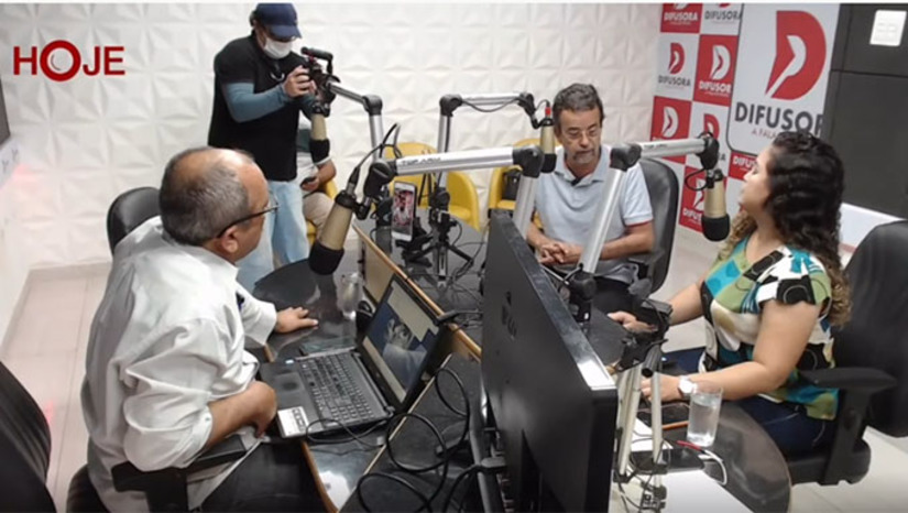 Imagem 1 -  Mineiro fez menção direta ao rombo de quase 1 bilhão só em atraso com os servidores públicos, inúmeras obras financiadas pelo Banco Mundial paradas.  Confira entrevista Completa no Canal Doze Horas
