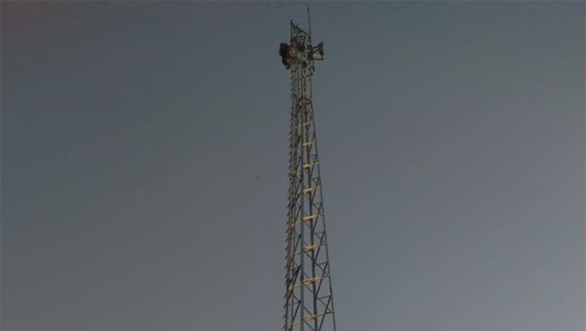 Imagem 1 -  O ministro das Comunicações, Fábio Faria, já havia instalado a Torre de Telefonia na Maisa, distante 30 km de Mossoró e que tem mais de 15 mil moradores. Agora assegurou ao prefeito Allyson Bezerra e ao suplente de vereador Wladimir Tavares que vai instalar a torre para atender mais de 10 mil pessoas que moram na região do Polo do Jucuri, distante 15 km de Mossoró.