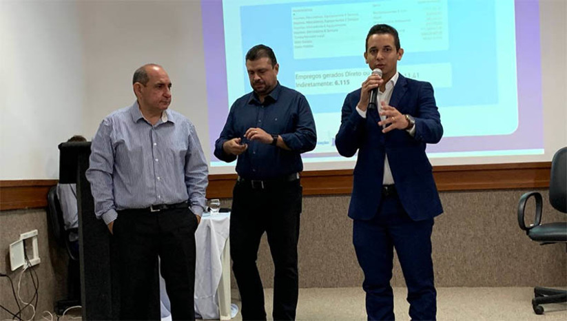 Imagem 1 - Nesta terça-feira (9) a CDL apresentou o relatório de uma pesquisa desenvolvida em parceria com a UERN, sobre o impacto do Mossoró Cidade Junina 2022 para o município, detalhando pontos importantes, como avaliação do público, retorno financeiro, geração de emprego e renda. Dentro outros dados, o relatório evidencia um retorno financeiro histórico para a cidade. Destaca que, a cada R$ 1 investido no evento, R$ 11,4 retornaram para o município, além da geração de mais de 6 mil empregos diretos e indiretos. Imagem 1 - Nesta terça-feira (9) a CDL apresentou o relatório de uma pesquisa desenvolvida em parceria com a UERN, sobre o impacto do Mossoró Cidade Junina 2022 para o município, detalhando pontos importantes, como avaliação do público, retorno financeiro, geração de emprego e renda. Dentro outros dados, o relatório evidencia um retorno financeiro histórico para a cidade. Destaca que, a cada R$ 1 investido no evento, R$ 11,4 retornaram para o município, além da geração de mais de 6 mil empregos diretos e indiretos.